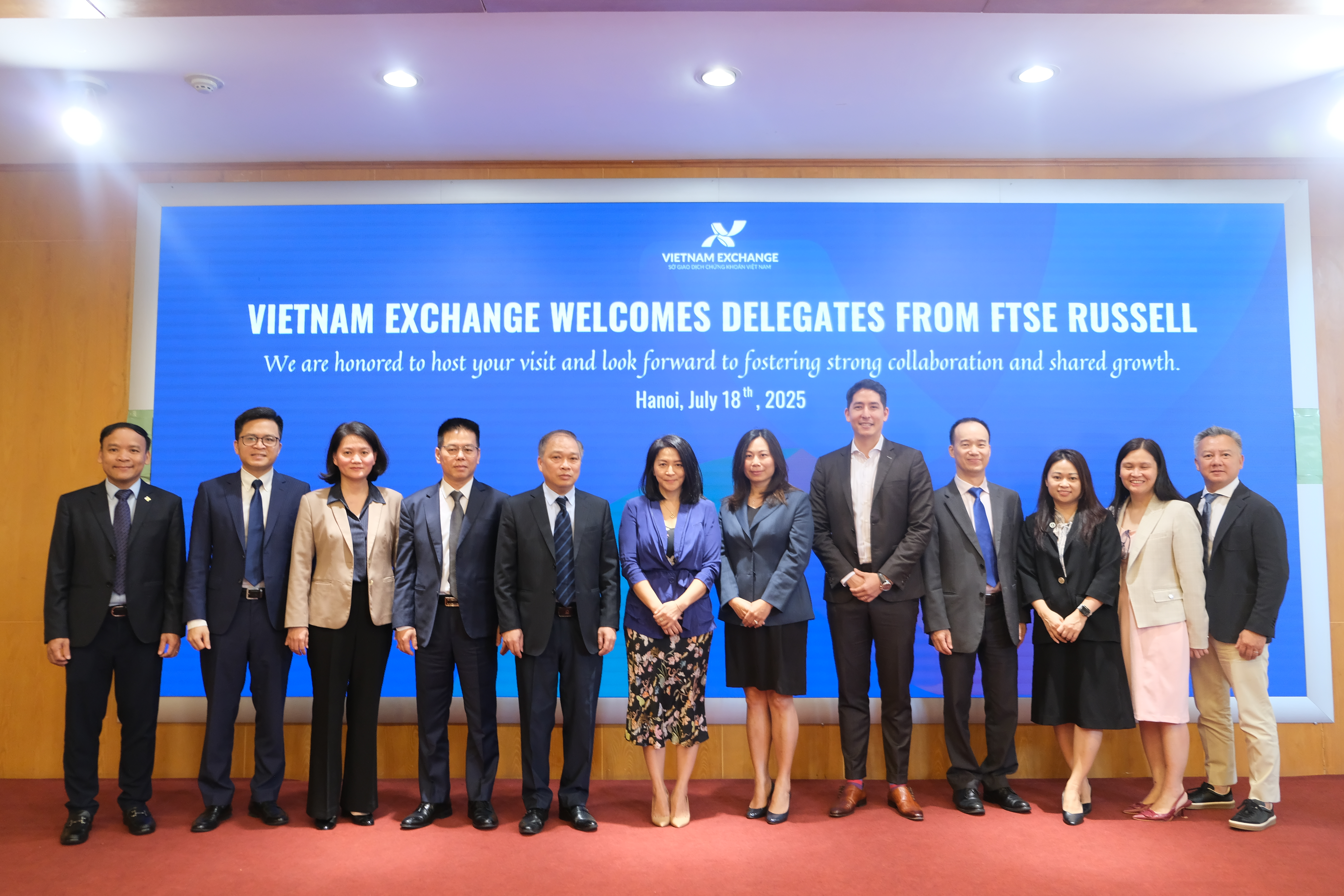 VNX làm việc với FTSE Russell về bộ chỉ số và nâng hạng thị trường chứng khoán Việt Nam