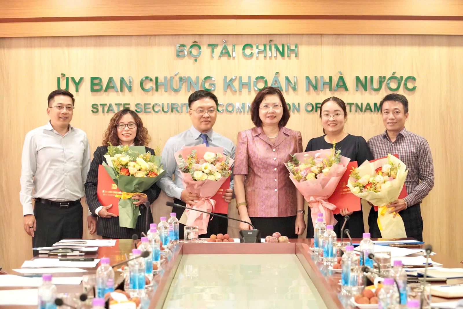 UBCKNN tổ chức tiếp nhận công chức, viên chức từ Uỷ ban Giám sát Tài chính Quốc gia