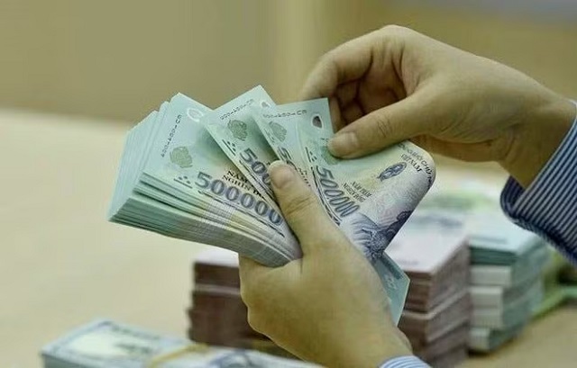 Lãi suất huy động có giảm nhưng… không đáng kể